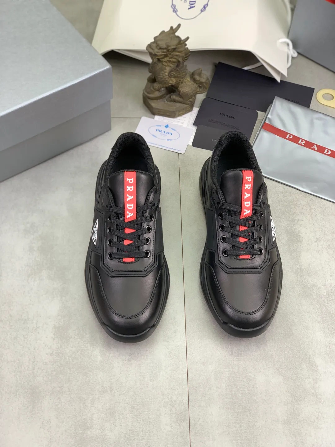 Men's men's shoes P600 💰【New style】Top quality, new popular models on the official website, which will never go out of style for a century, 🆘 The trendy brand (Prada) mainly promotes popular models, avant-garde and versatile fashionable men's shoes, privately molded, with cowhide splicing and 1:1 oil edge treatment... fashionable and simple, original imported cowhide with python skin, cowhide leather lining for feet; the atmosphere and personality are more fashionable, eye-catching and pursuing class. It will subvert the old idea and be a must-have for fashionistas who want to spend time with you! Must keep it! High-end comfortable and low-cost, high-end quality workmanship. Size: 38-45 4️⃣ colors available. full package